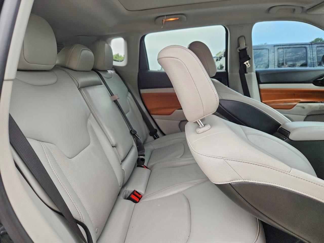 2022 Jeep Compass Limited Черный vin: 3C4NJDCB9NT173341