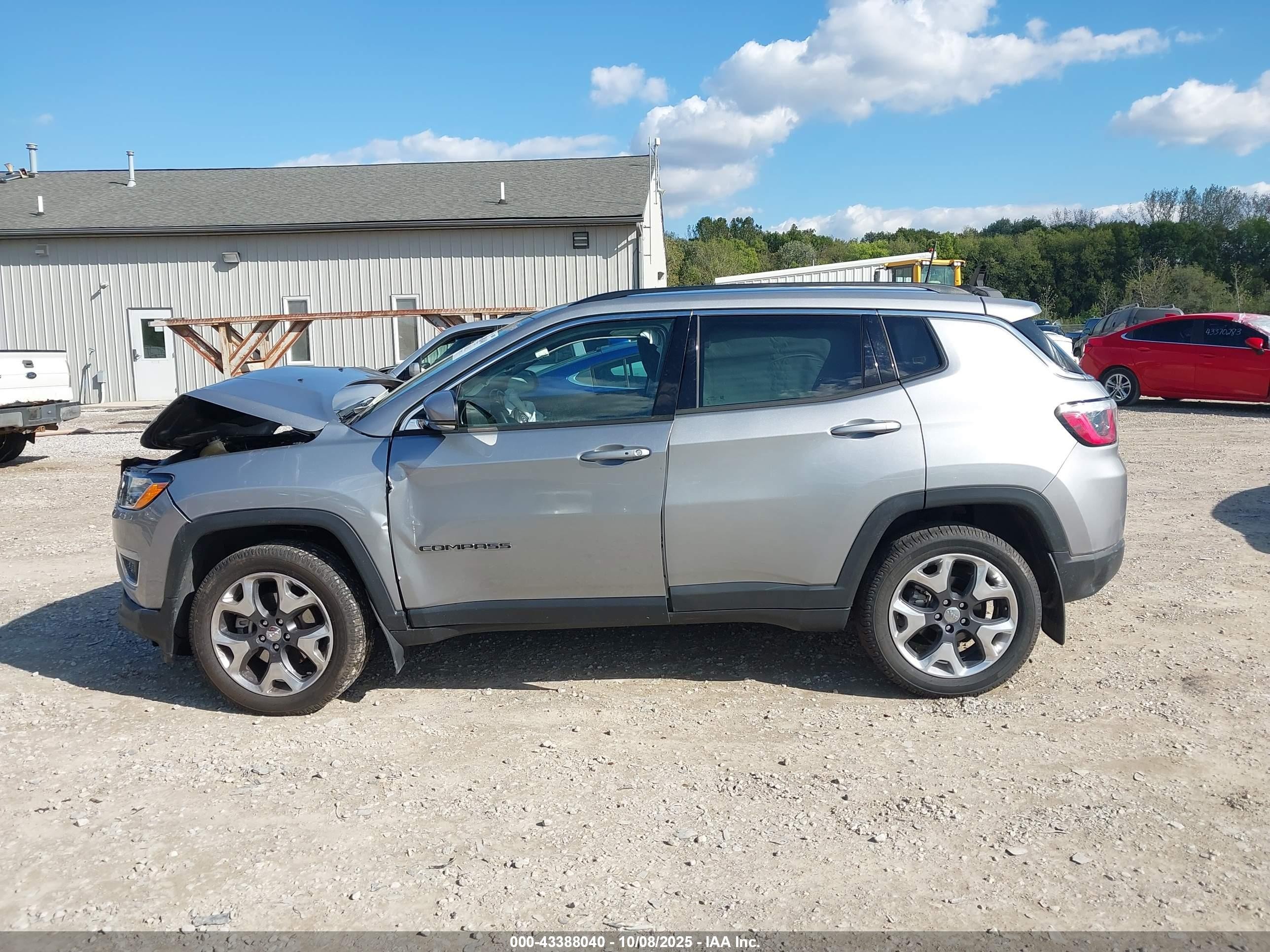 2017 Jeep New Compass Limited 4x4 Gray vin: 3C4NJDCBXHT641839