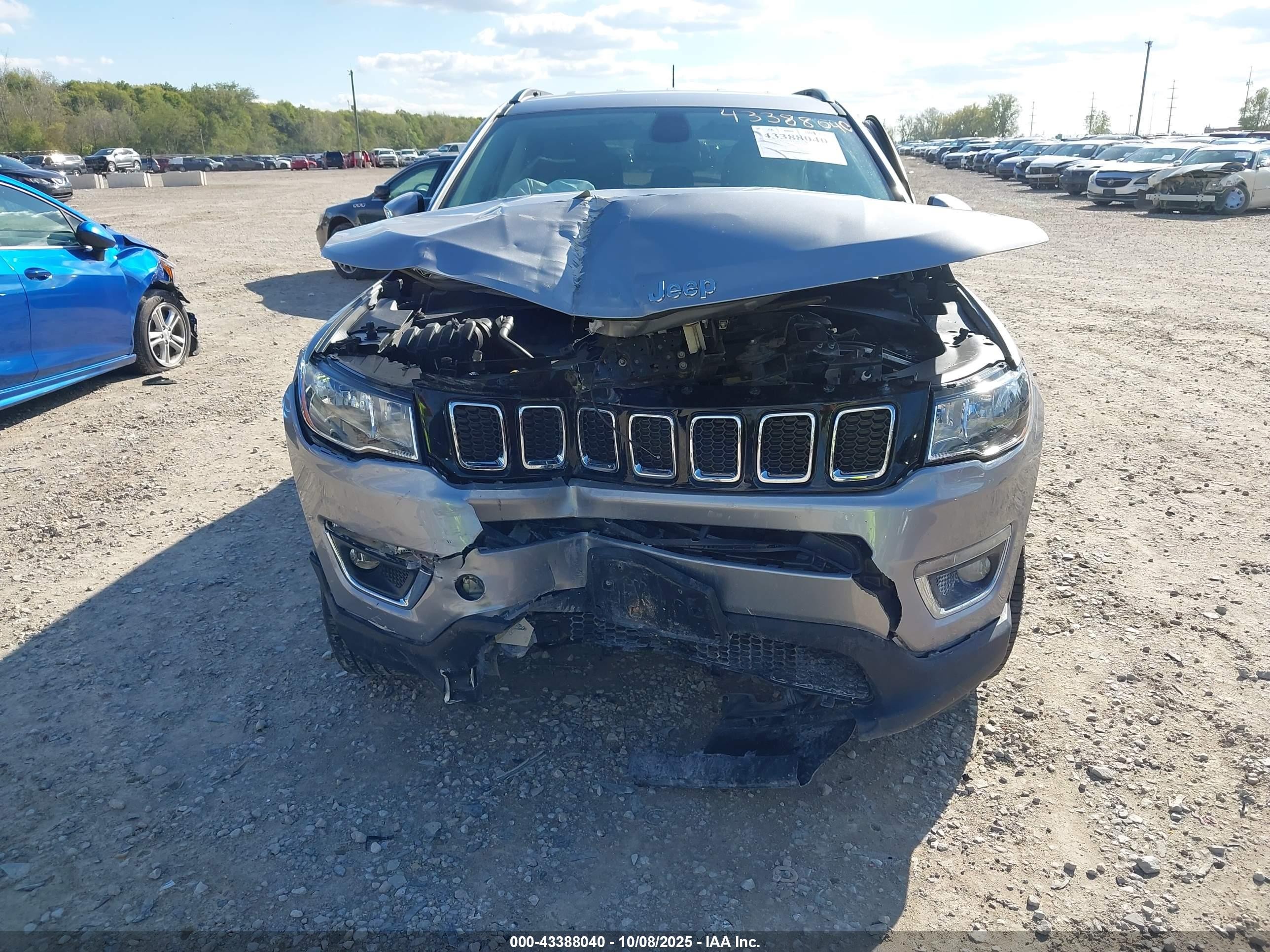 2017 Jeep New Compass Limited 4x4 Gray vin: 3C4NJDCBXHT641839