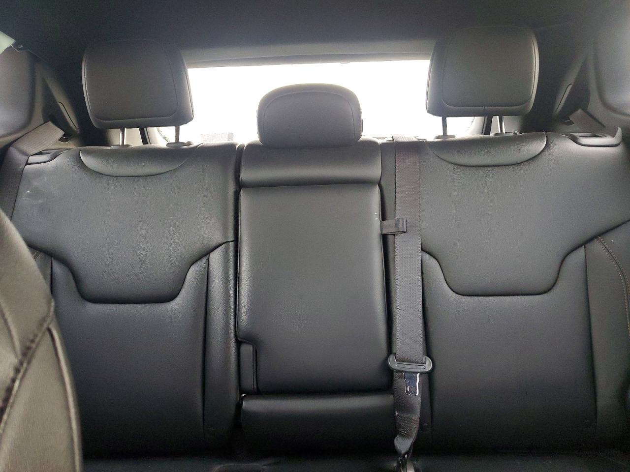 2024 Jeep Compass Limited Серебряный vin: 3C4NJDCN1RT128989