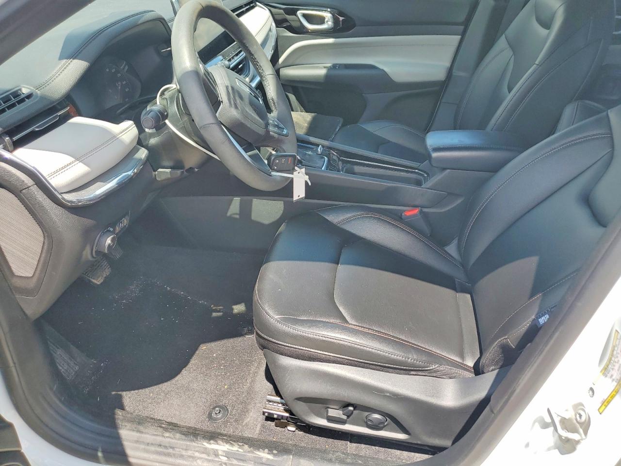 2024 Jeep Compass Limited White vin: 3C4NJDCN1RT591862
