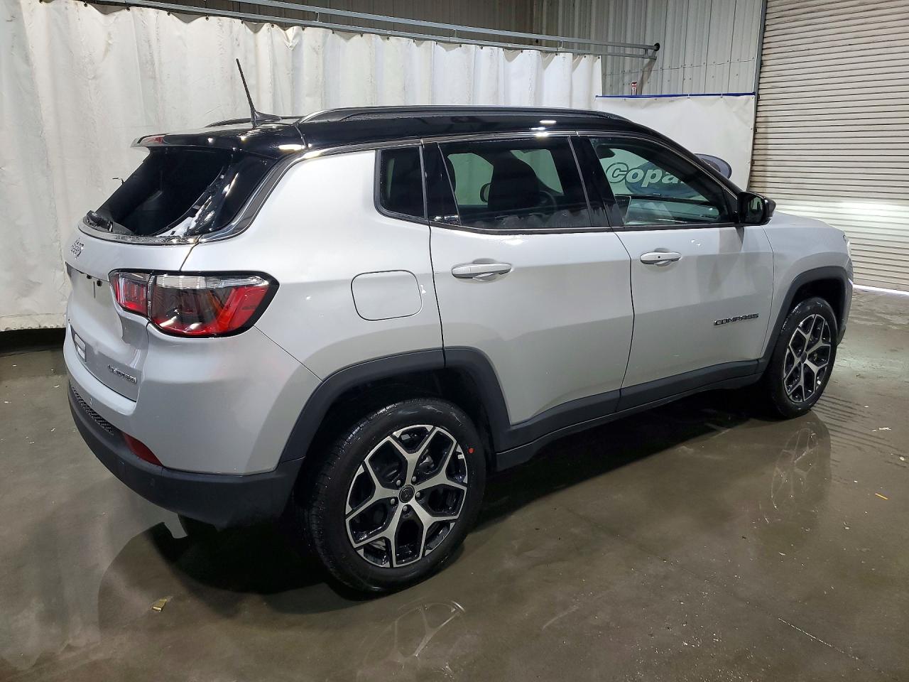 2026 Jeep Compass Limited Серебряный vin: 3C4NJDCN1TT244202