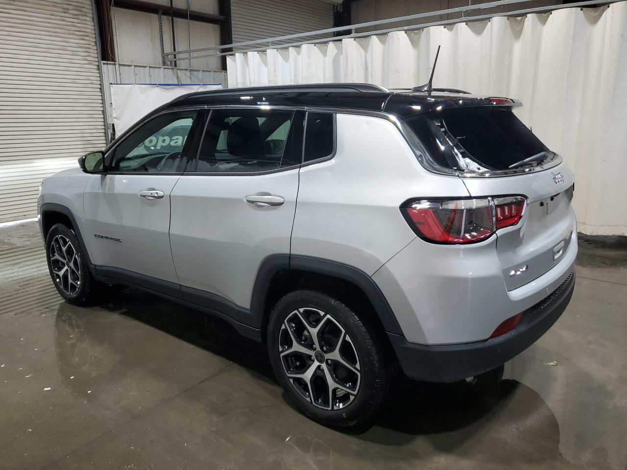 2026 Jeep Compass Limited Серебряный vin: 3C4NJDCN1TT244202 Damage: Left Qtr Panel, Hail Damage, 4