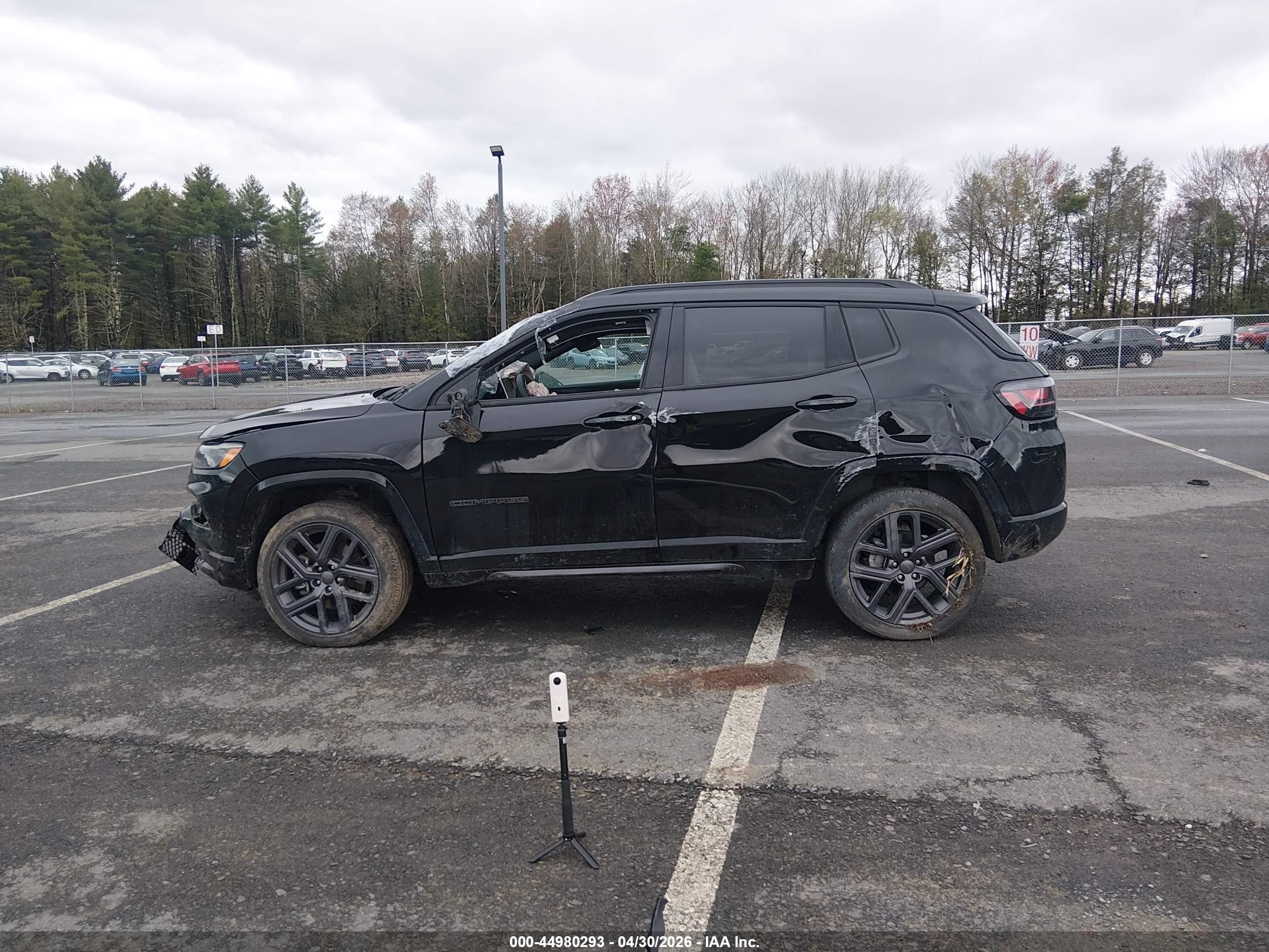2024 Jeep Compass Limited 4x4 Черный vin: 3C4NJDCN2RT171866