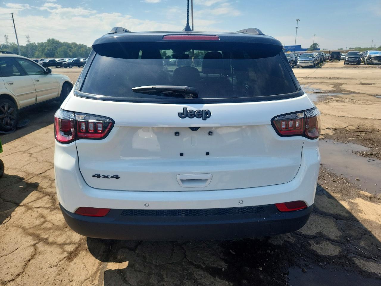 2026 Jeep Compass Limited White vin: 3C4NJDCN2TT171759