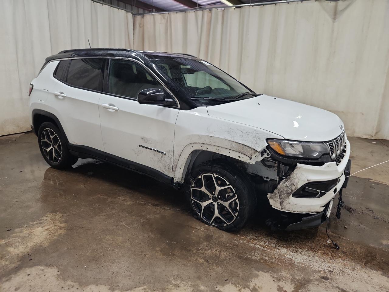 2026 Jeep Compass Limited Белый vin: 3C4NJDCN5TT187003 Damage: Front Bumper Extension, Broken, Replacement Required