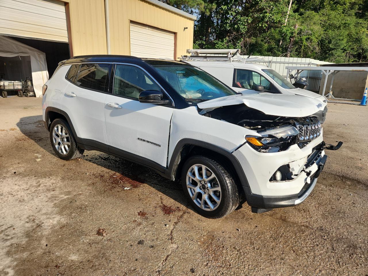 2025 Jeep Compass Limited Белый vin: 3C4NJDCN7ST507047 Damage: Right Front Fender, Severe Damage, Replacement Required