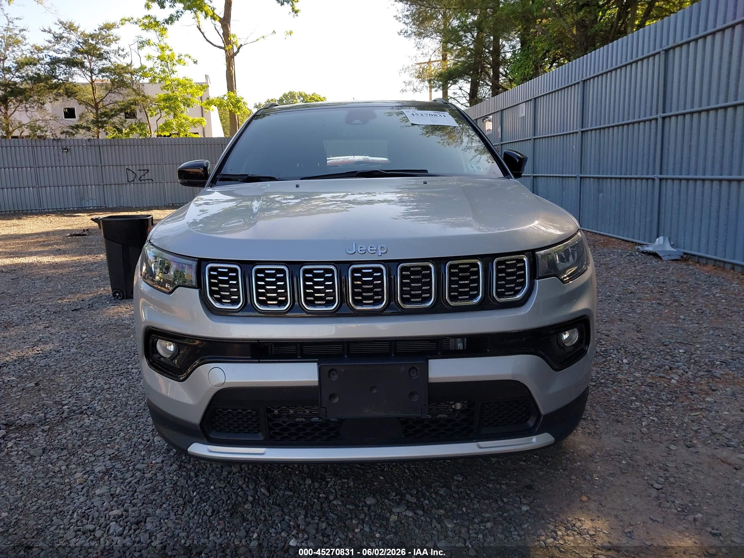 2024 Jeep Compass Limited 4x4 Silver vin: 3C4NJDCN9RT125693
