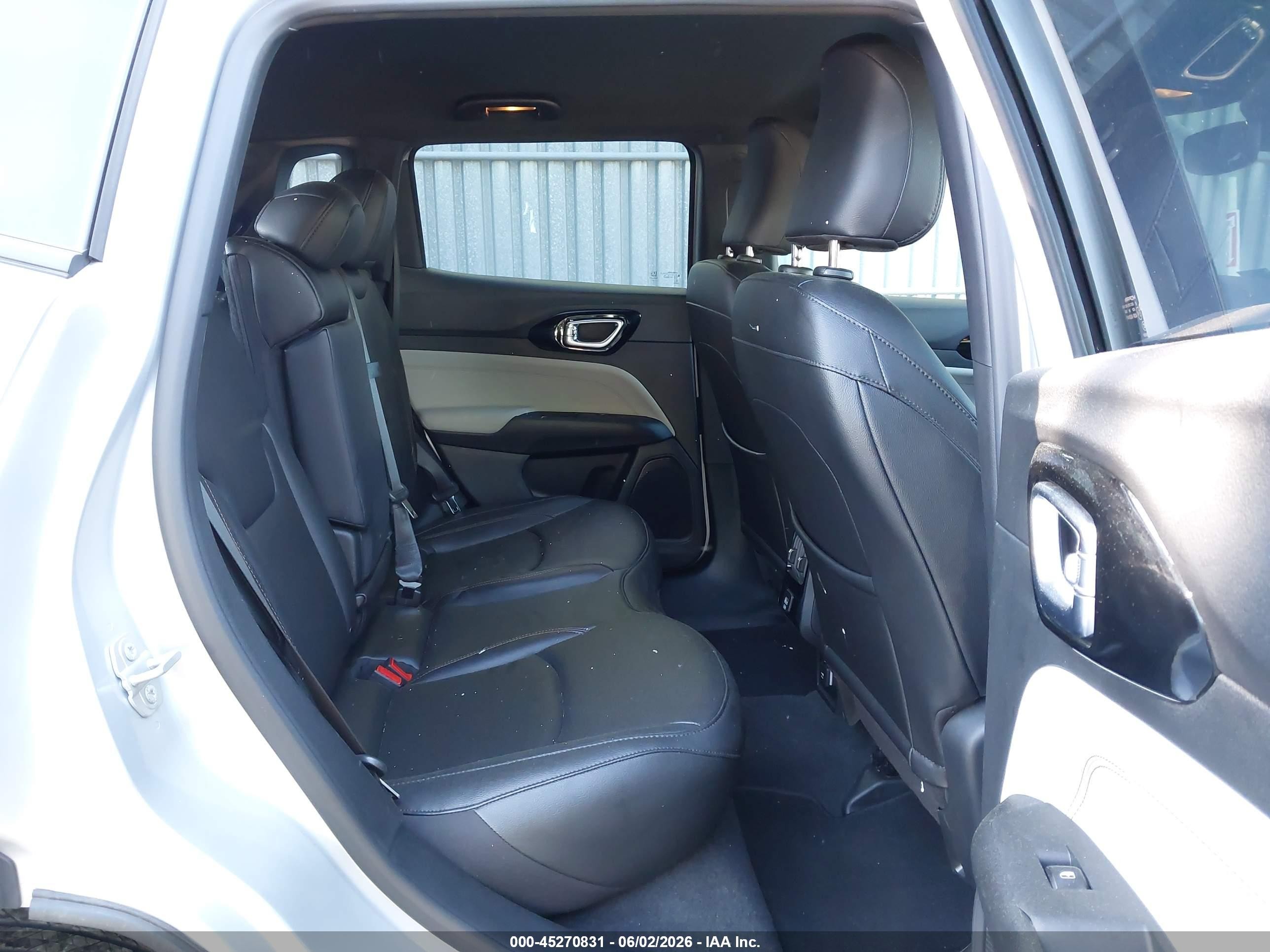 2024 Jeep Compass Limited 4x4 Silver vin: 3C4NJDCN9RT125693