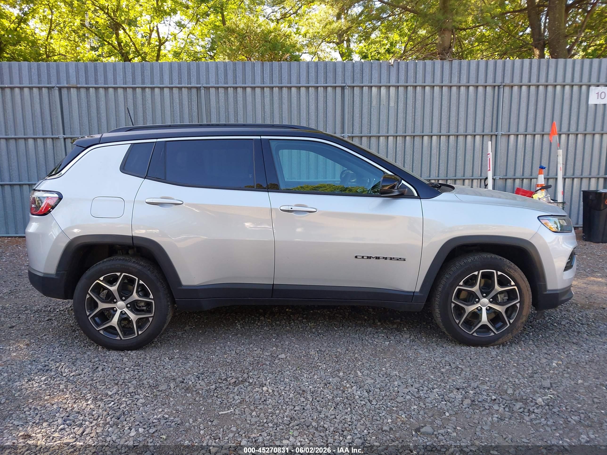 2024 Jeep Compass Limited 4x4 Silver vin: 3C4NJDCN9RT125693