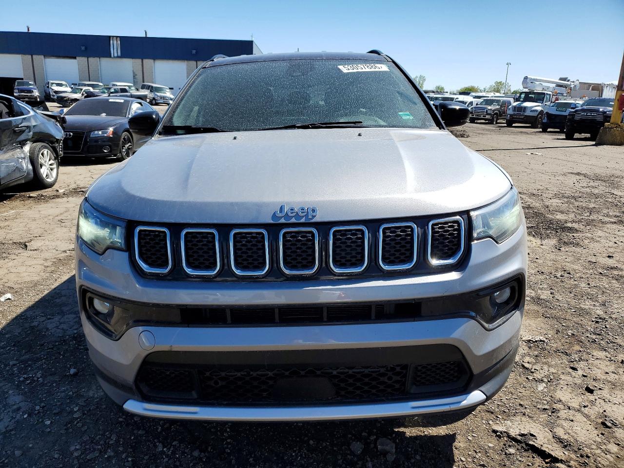 2023 Jeep Compass Limited Silver vin: 3C4NJDCNXPT509043