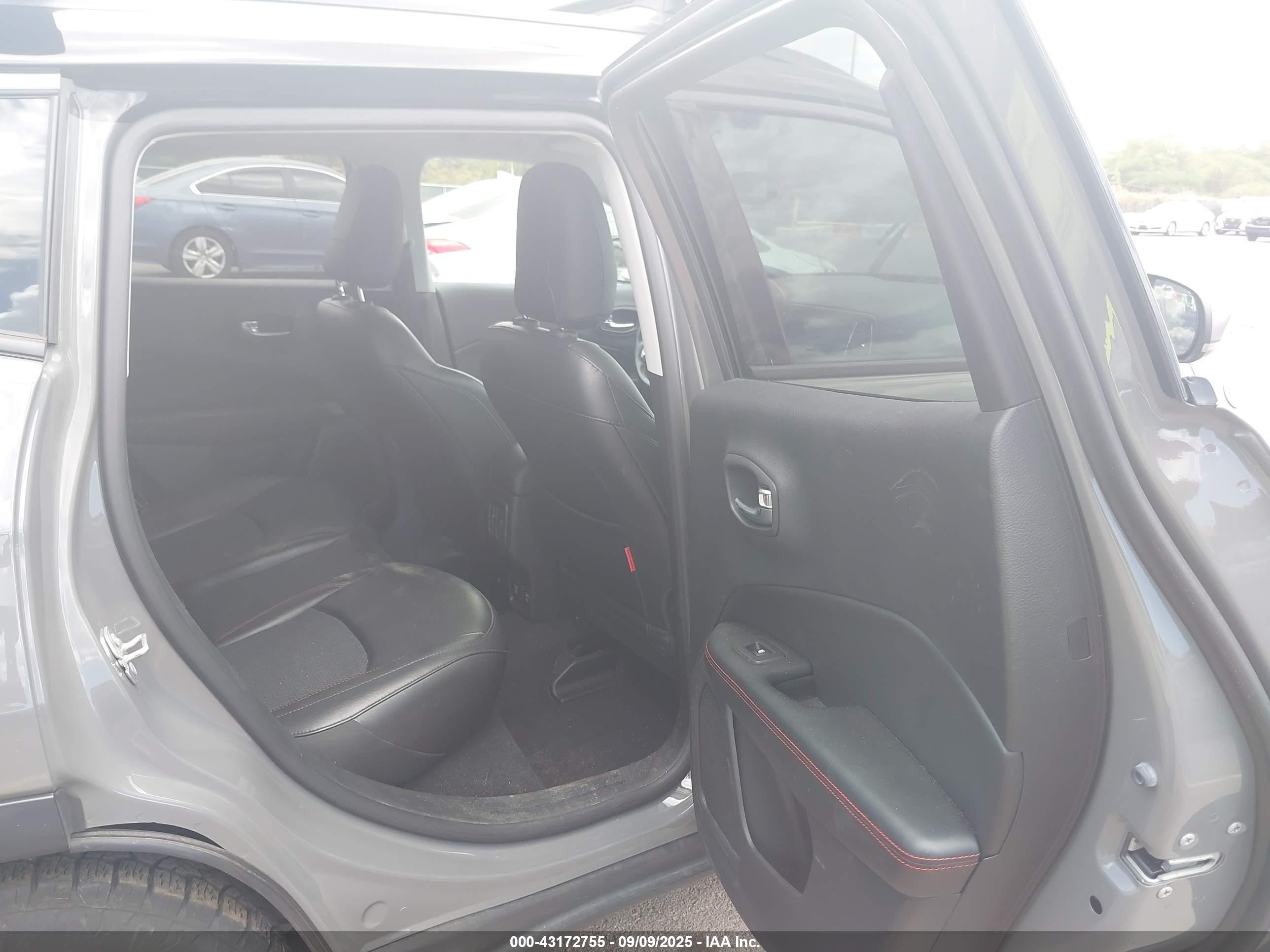 2021 Jeep Compass Trailhawk 4x4 Gray vin: 3C4NJDDB0MT503204