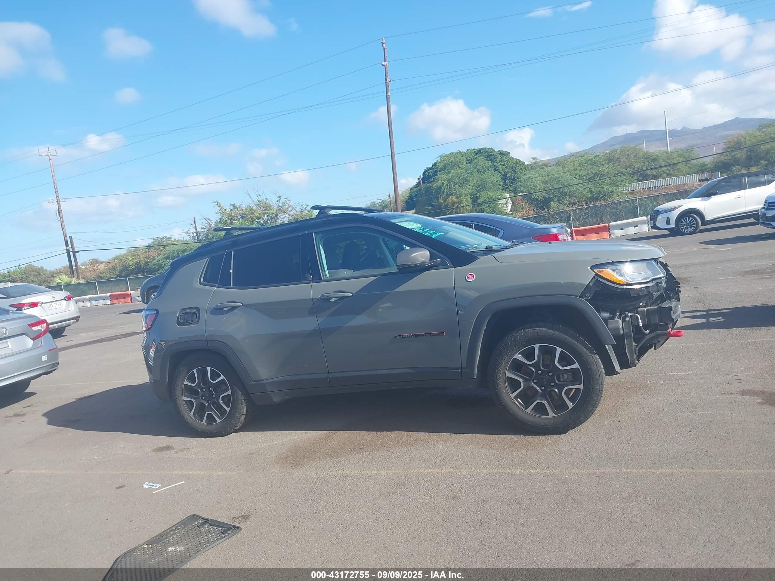 2021 Jeep Compass Trailhawk 4x4 Gray vin: 3C4NJDDB0MT503204