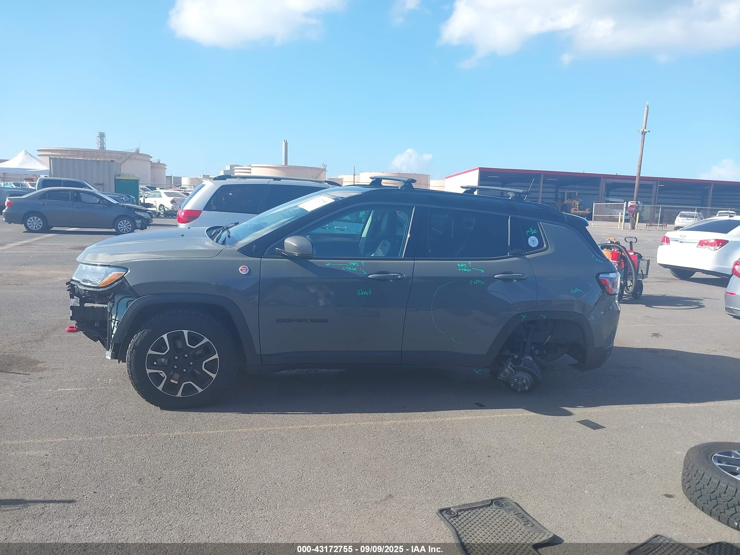 2021 Jeep Compass Trailhawk 4x4 Gray vin: 3C4NJDDB0MT503204