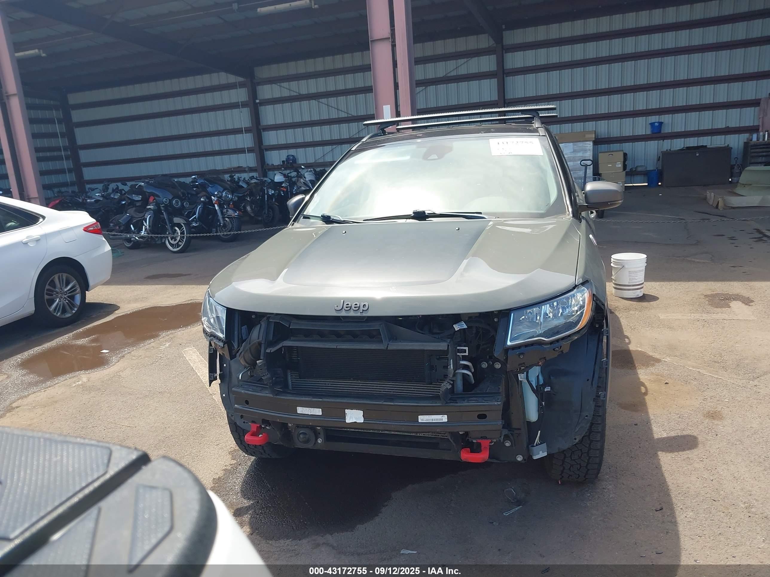 2021 Jeep Compass Trailhawk 4x4 Gray vin: 3C4NJDDB0MT503204