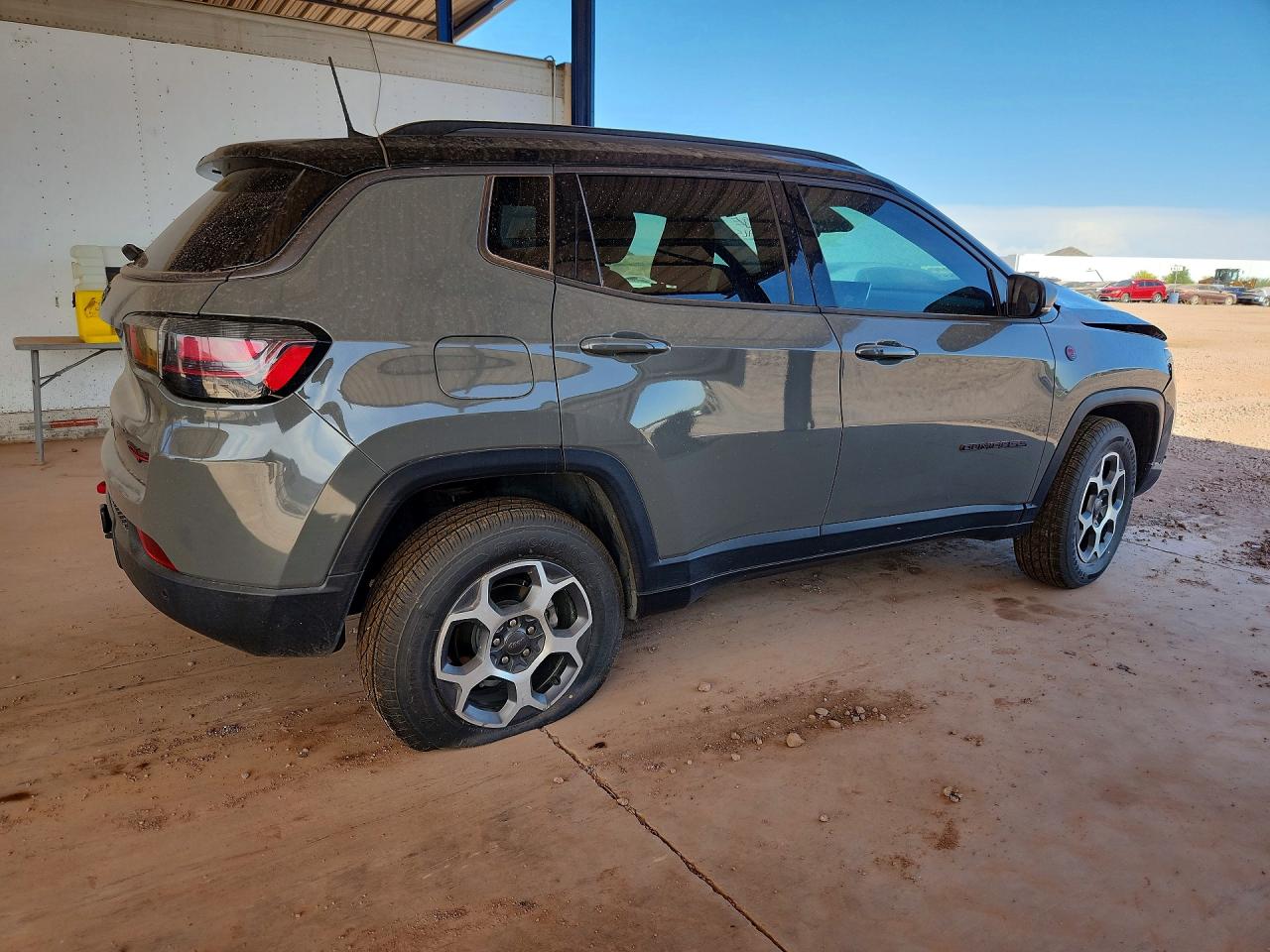 2022 Jeep Compass Trailhawk Gray vin: 3C4NJDDB0NT115553