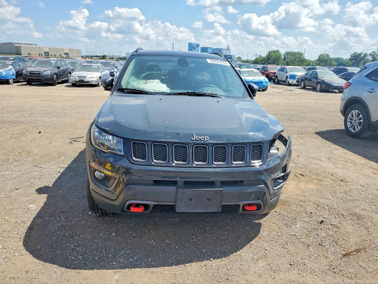 2017 Jeep Compass Trailhawk Gray vin: 3C4NJDDB1HT689308