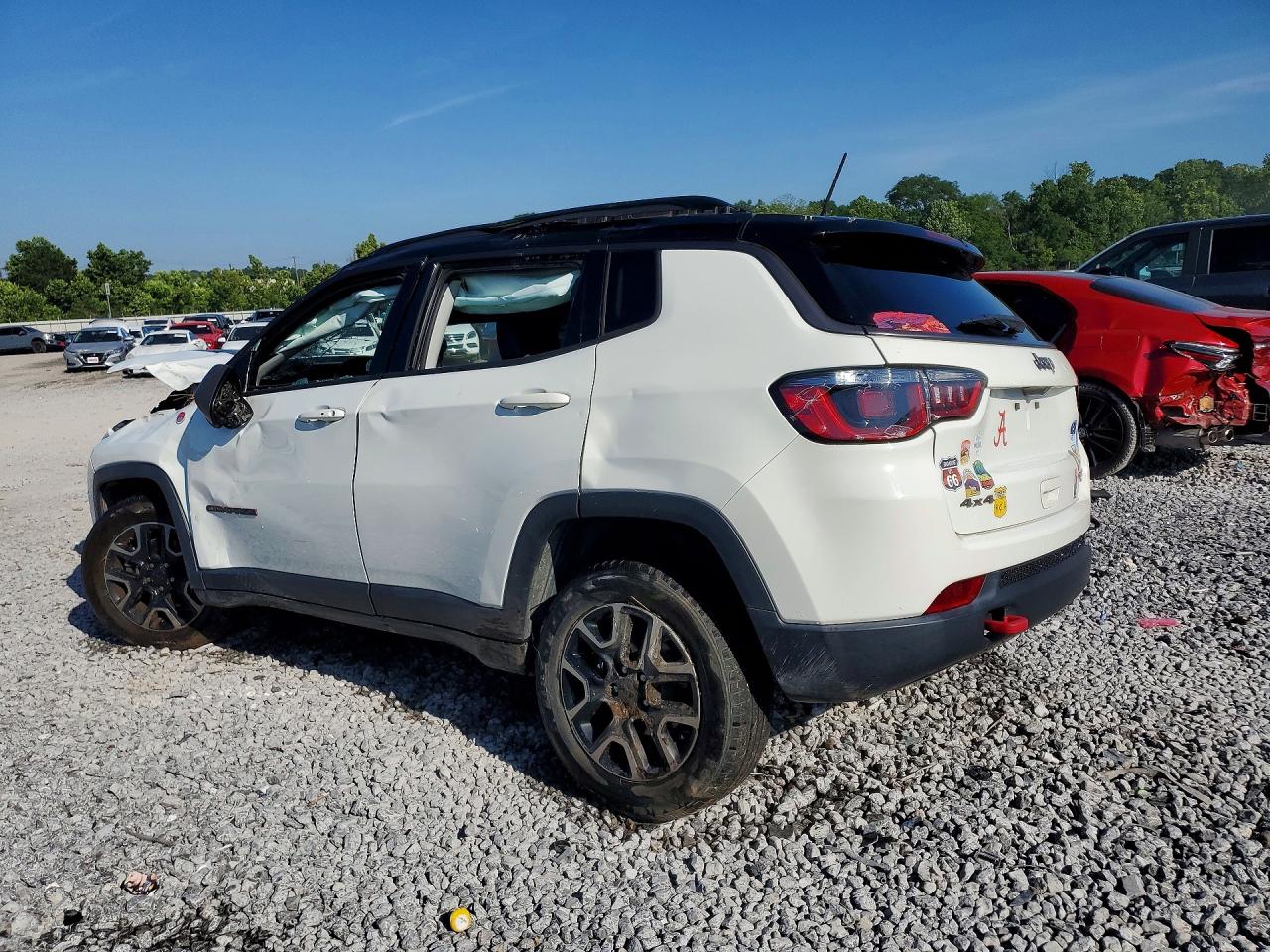 2019 Jeep Compass Trailhawk White vin: 3C4NJDDB1KT748008