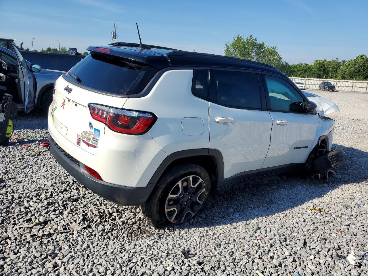 2019 Jeep Compass Trailhawk White vin: 3C4NJDDB1KT748008