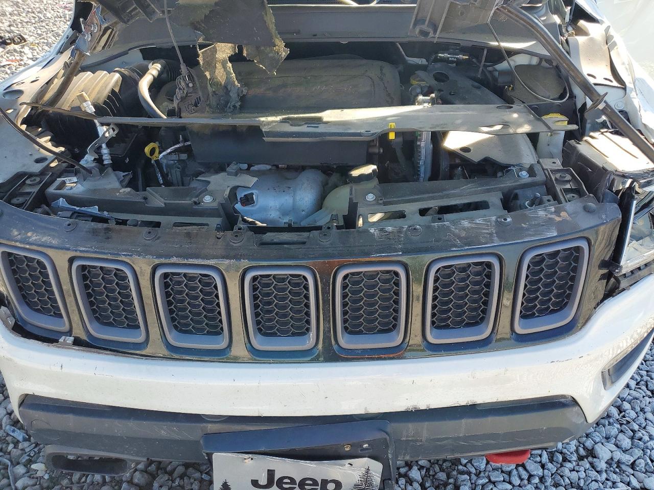 2019 Jeep Compass Trailhawk White vin: 3C4NJDDB1KT748008