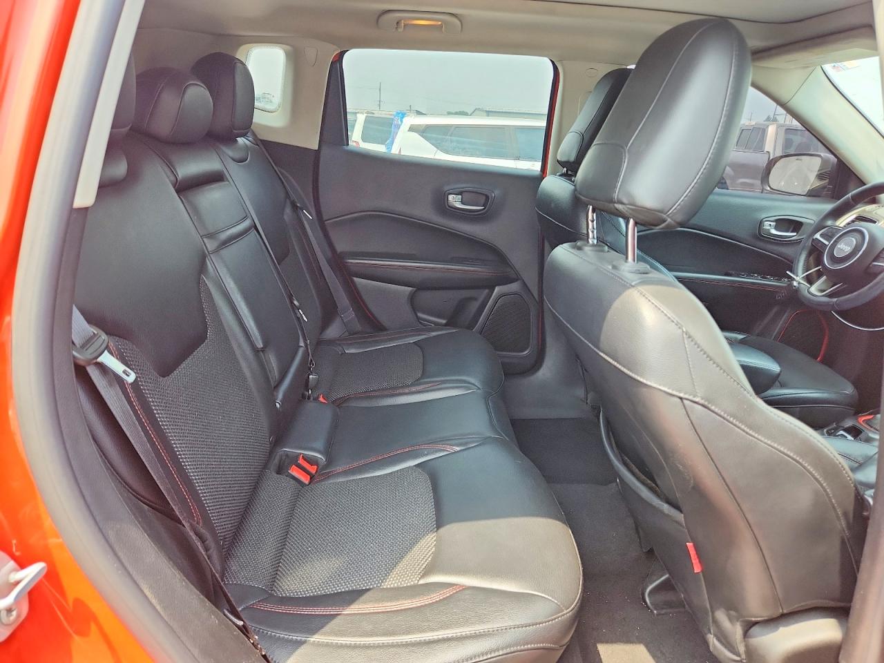 2017 Jeep Compass Trailhawk Orange vin: 3C4NJDDB2HT667060
