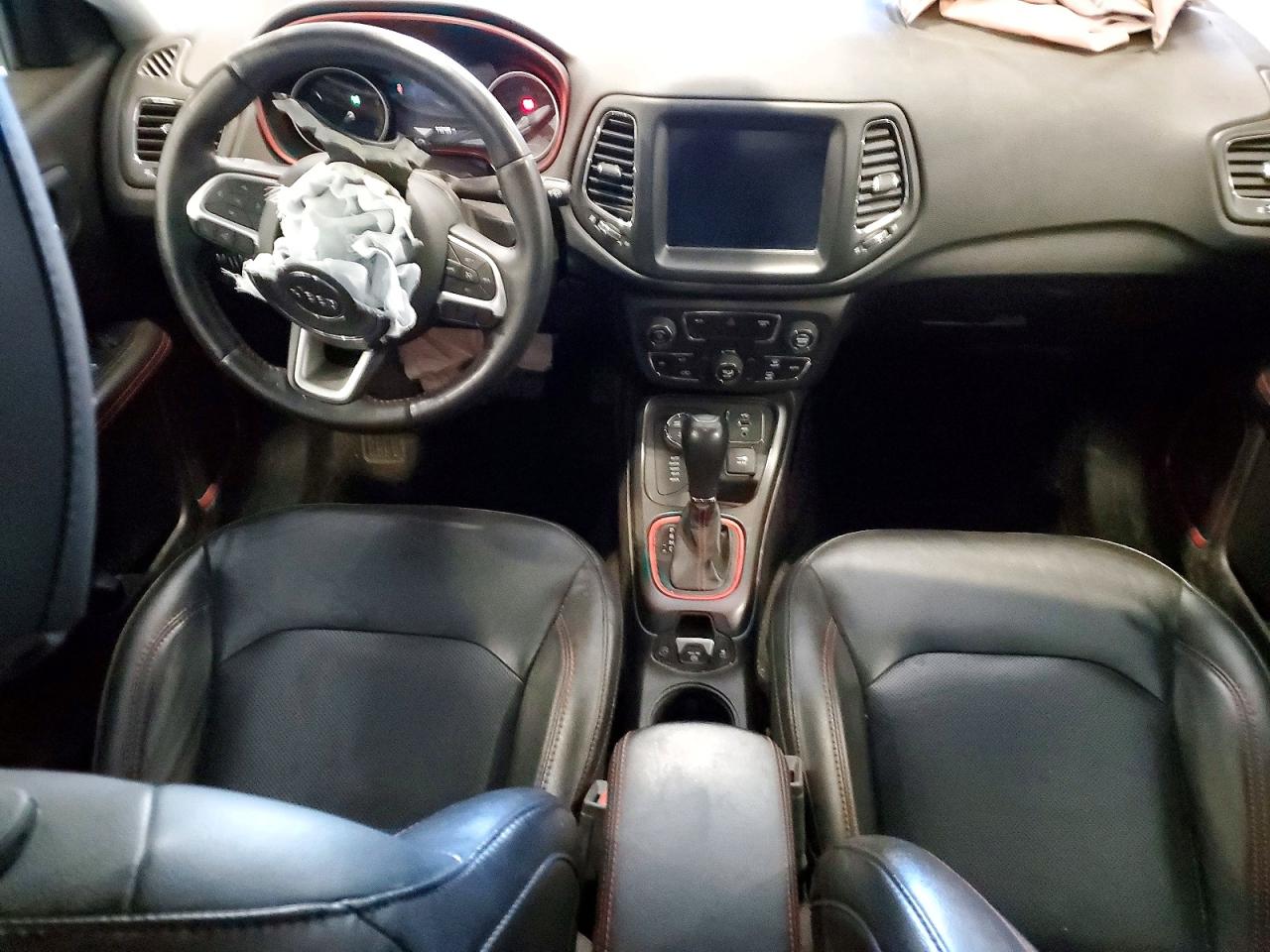 2018 Jeep Compass Trailhawk White vin: 3C4NJDDB2JT424208