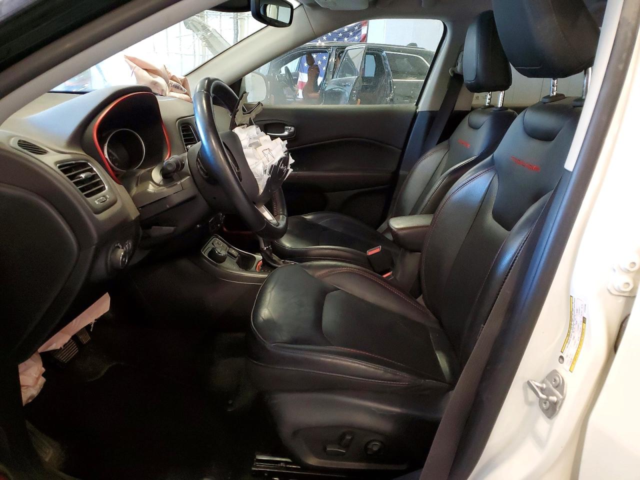 2018 Jeep Compass Trailhawk White vin: 3C4NJDDB2JT424208