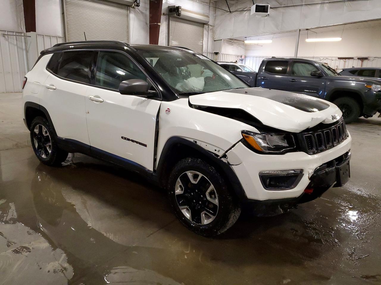 2018 Jeep Compass Trailhawk White vin: 3C4NJDDB2JT424208