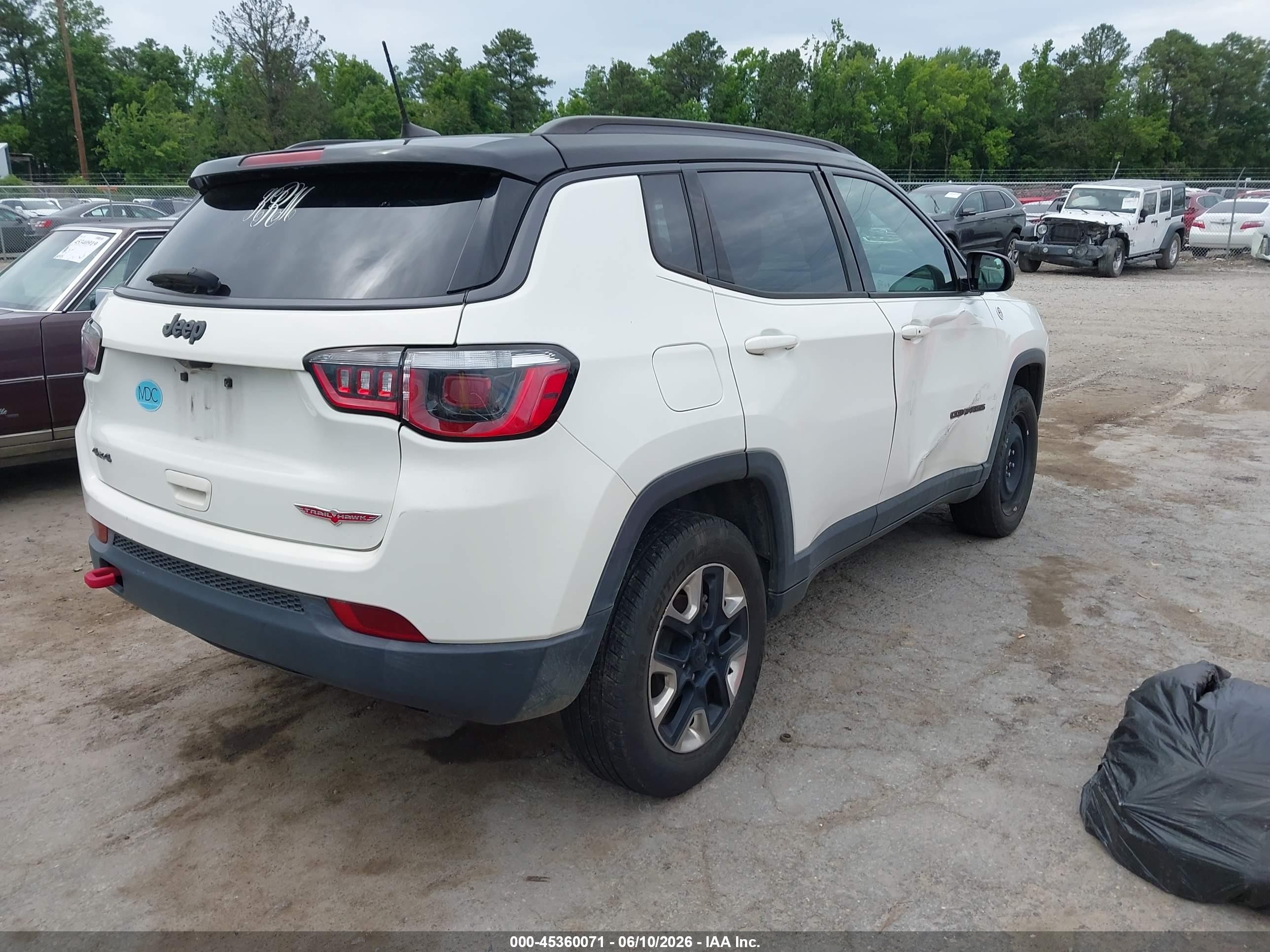 2017 Jeep New Compass Trailhawk 4x4 White vin: 3C4NJDDB3HT624038