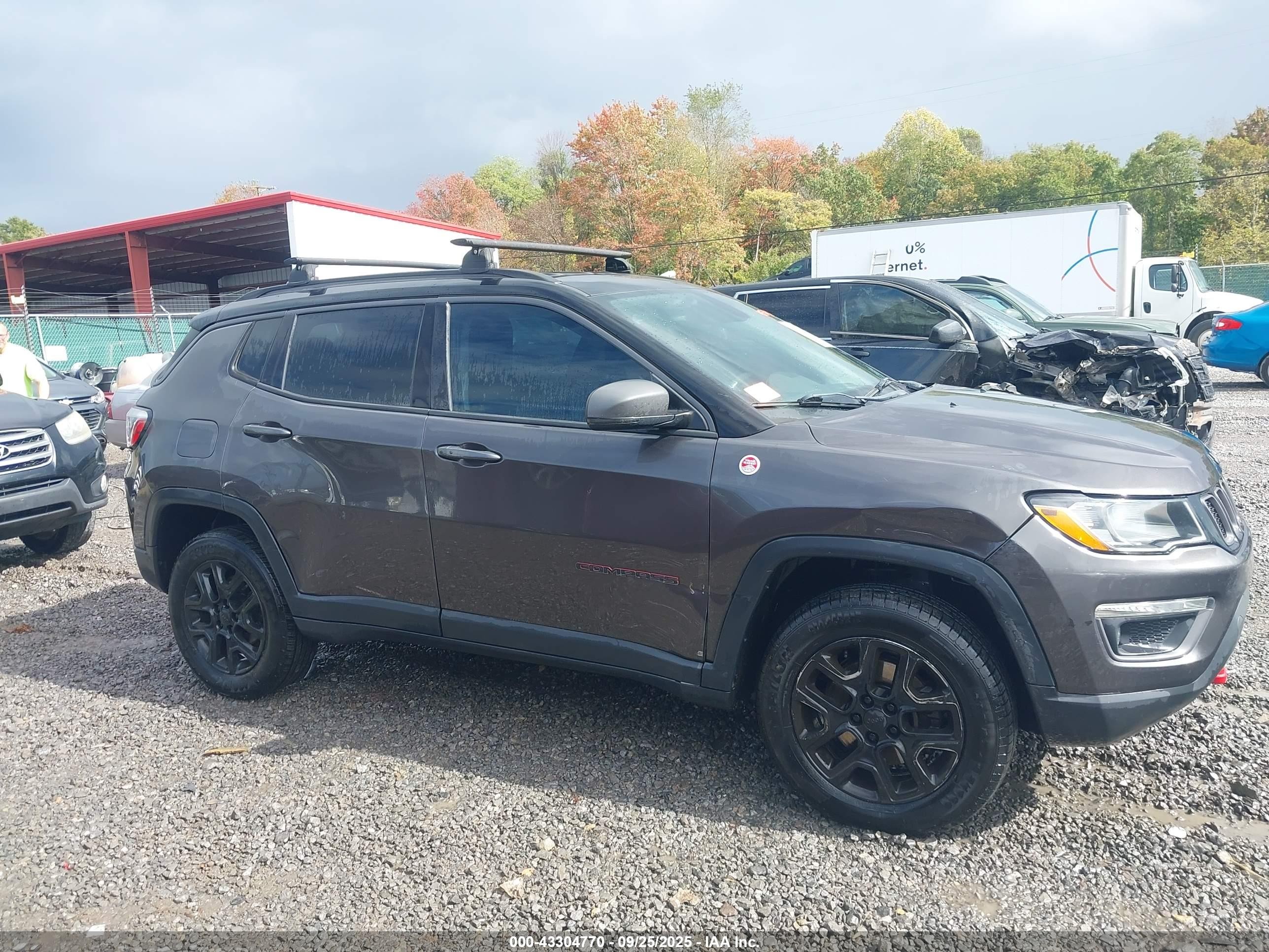 2017 Jeep New Compass Trailhawk 4x4 Серый vin: 3C4NJDDB3HT675054