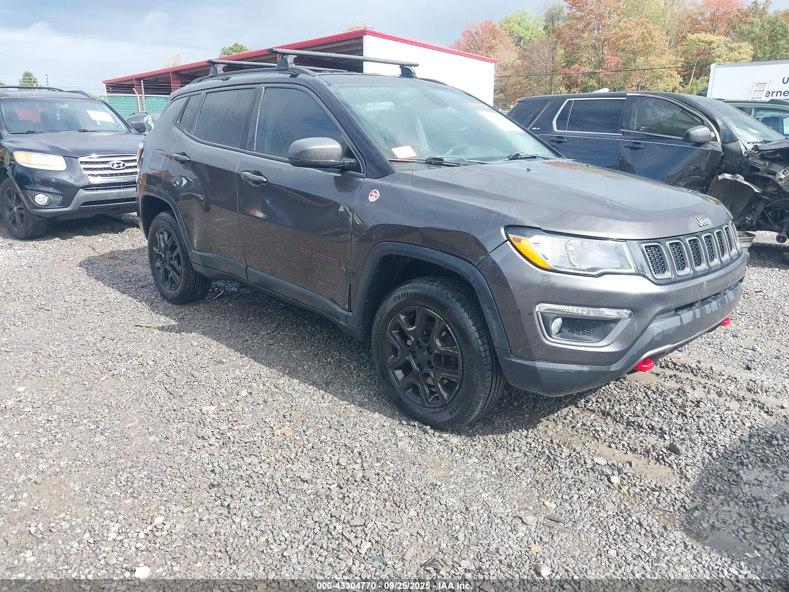 2017 Jeep New Compass Trailhawk 4x4 Серый vin: 3C4NJDDB3HT675054