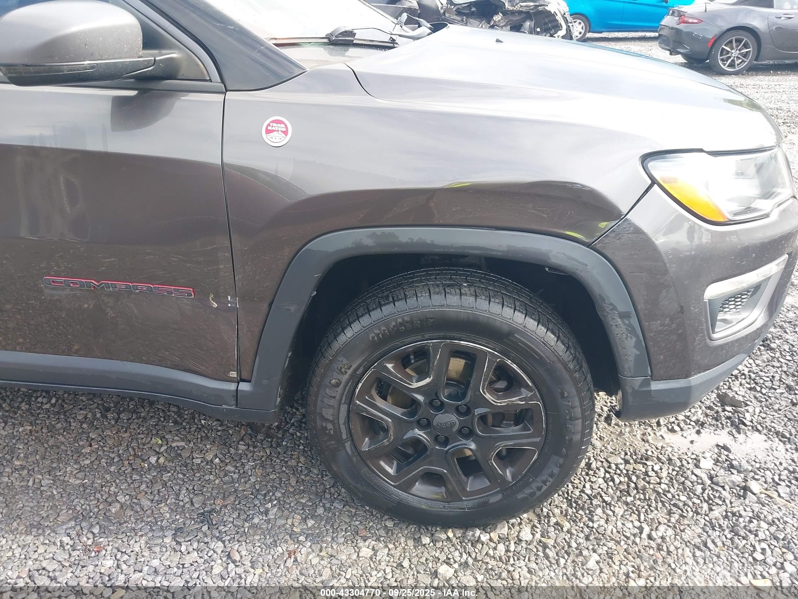 2017 Jeep New Compass Trailhawk 4x4 Серый vin: 3C4NJDDB3HT675054