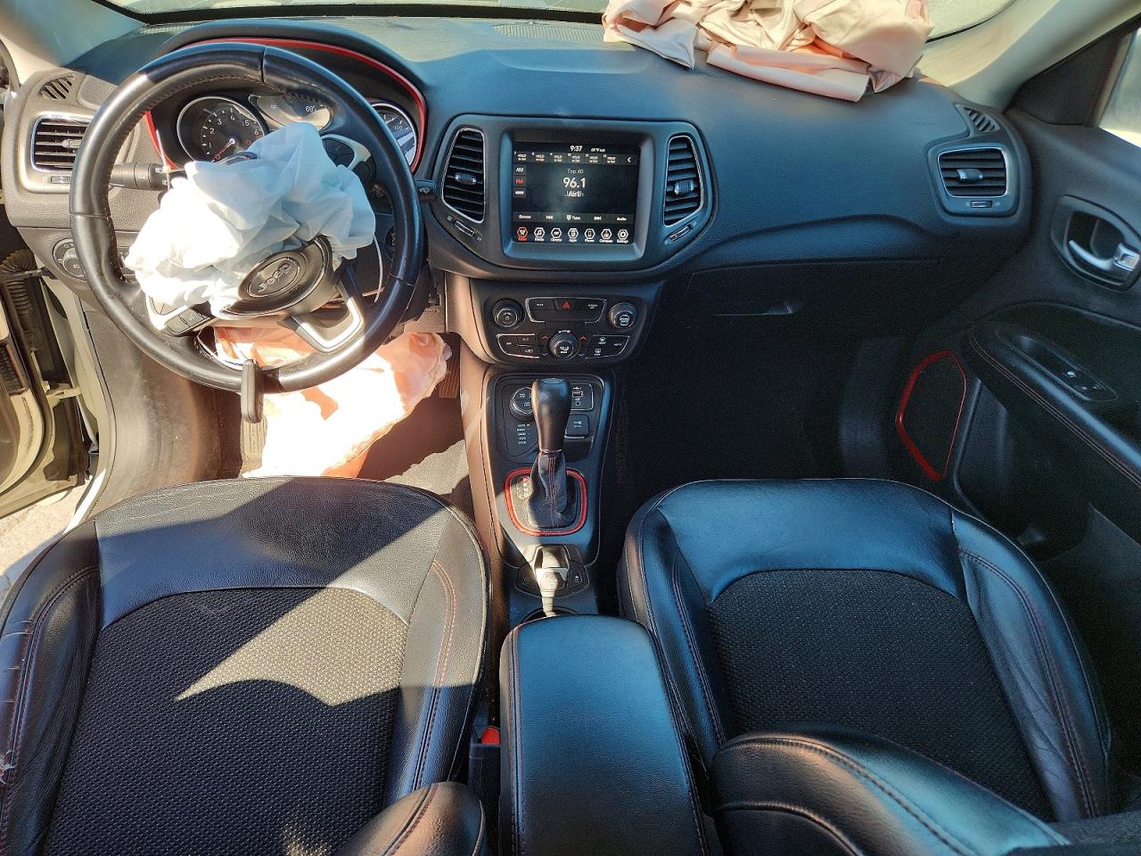2019 Jeep Compass Trailhawk White vin: 3C4NJDDB3KT786243