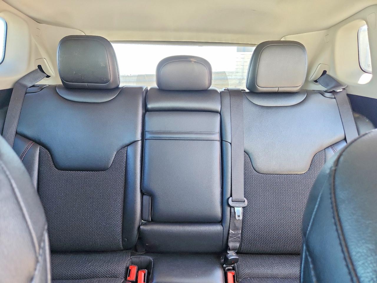 2019 Jeep Compass Trailhawk White vin: 3C4NJDDB3KT786243