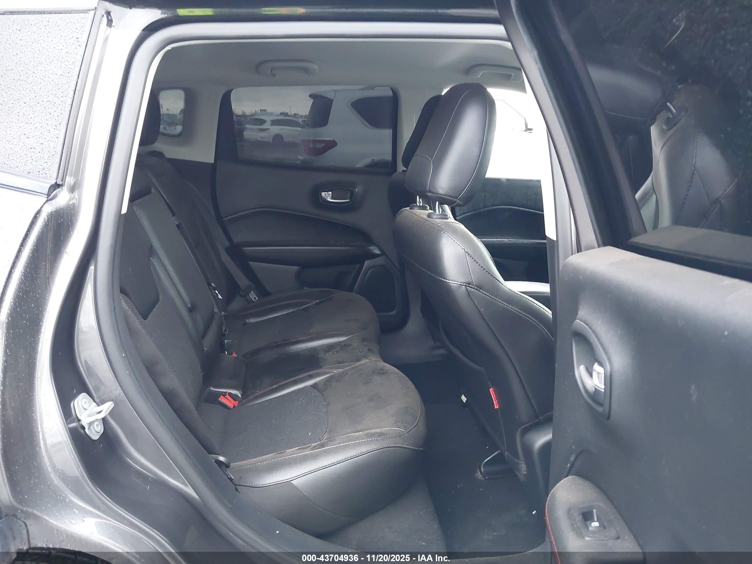 2020 Jeep Compass Trailhawk 4x4 Gray vin: 3C4NJDDB9LT170726
