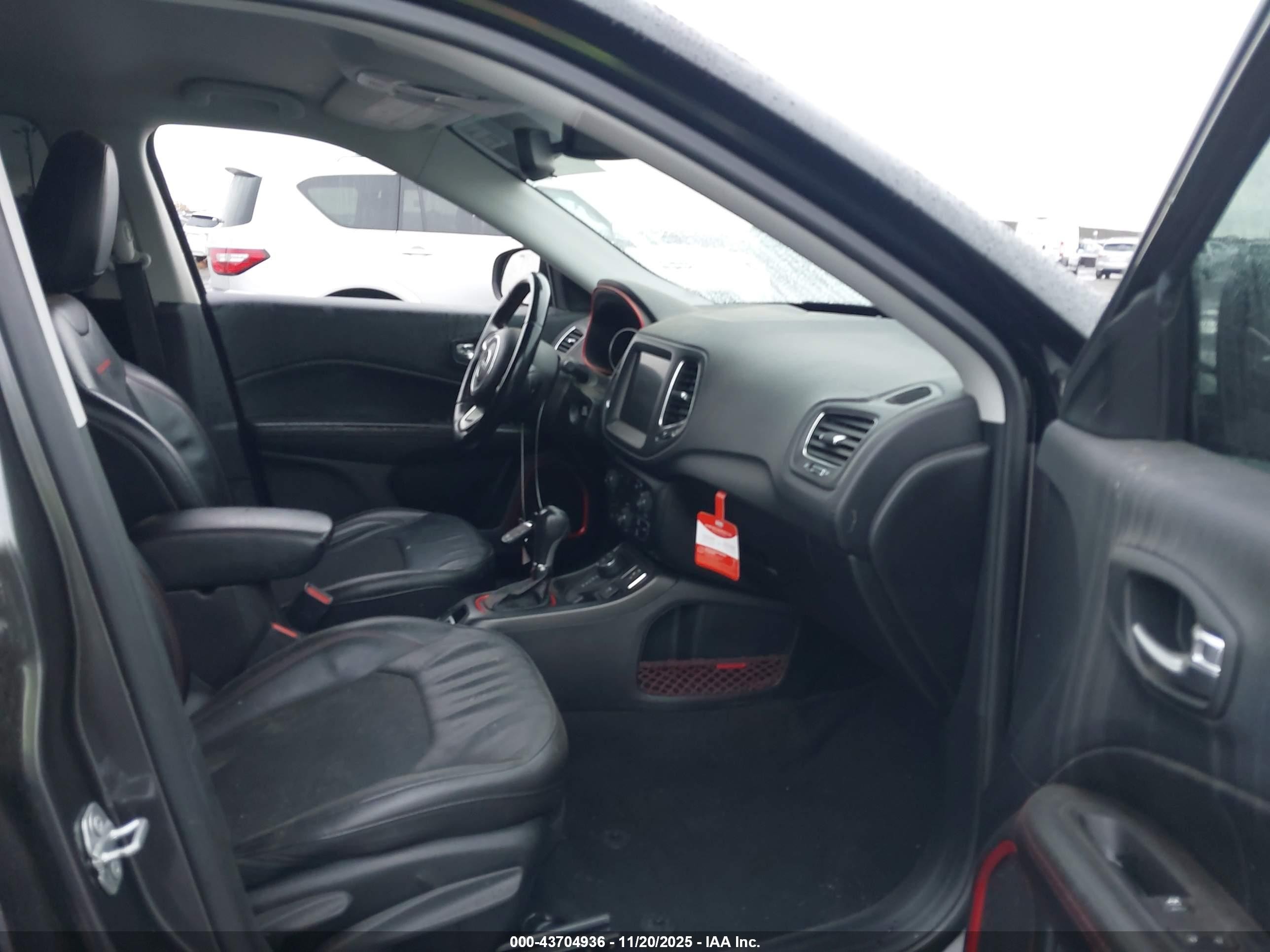 2020 Jeep Compass Trailhawk 4x4 Gray vin: 3C4NJDDB9LT170726
