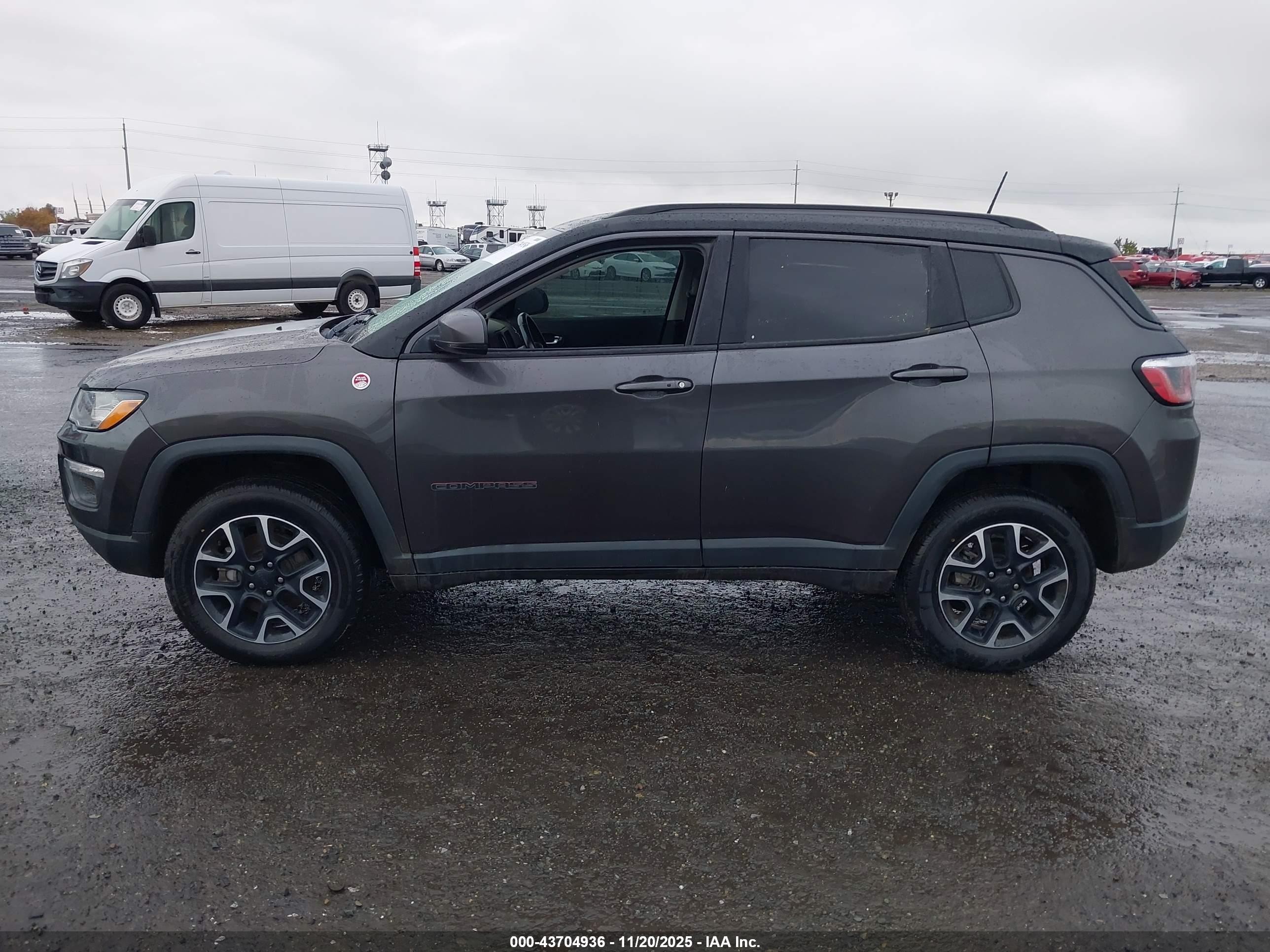 2020 Jeep Compass Trailhawk 4x4 Gray vin: 3C4NJDDB9LT170726