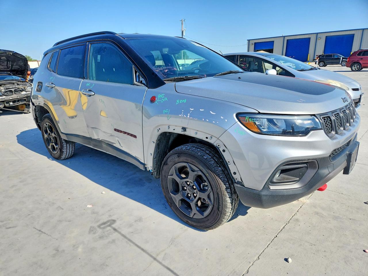 2023 Jeep Compass Trailhawk Silver vin: 3C4NJDDN6PT564667