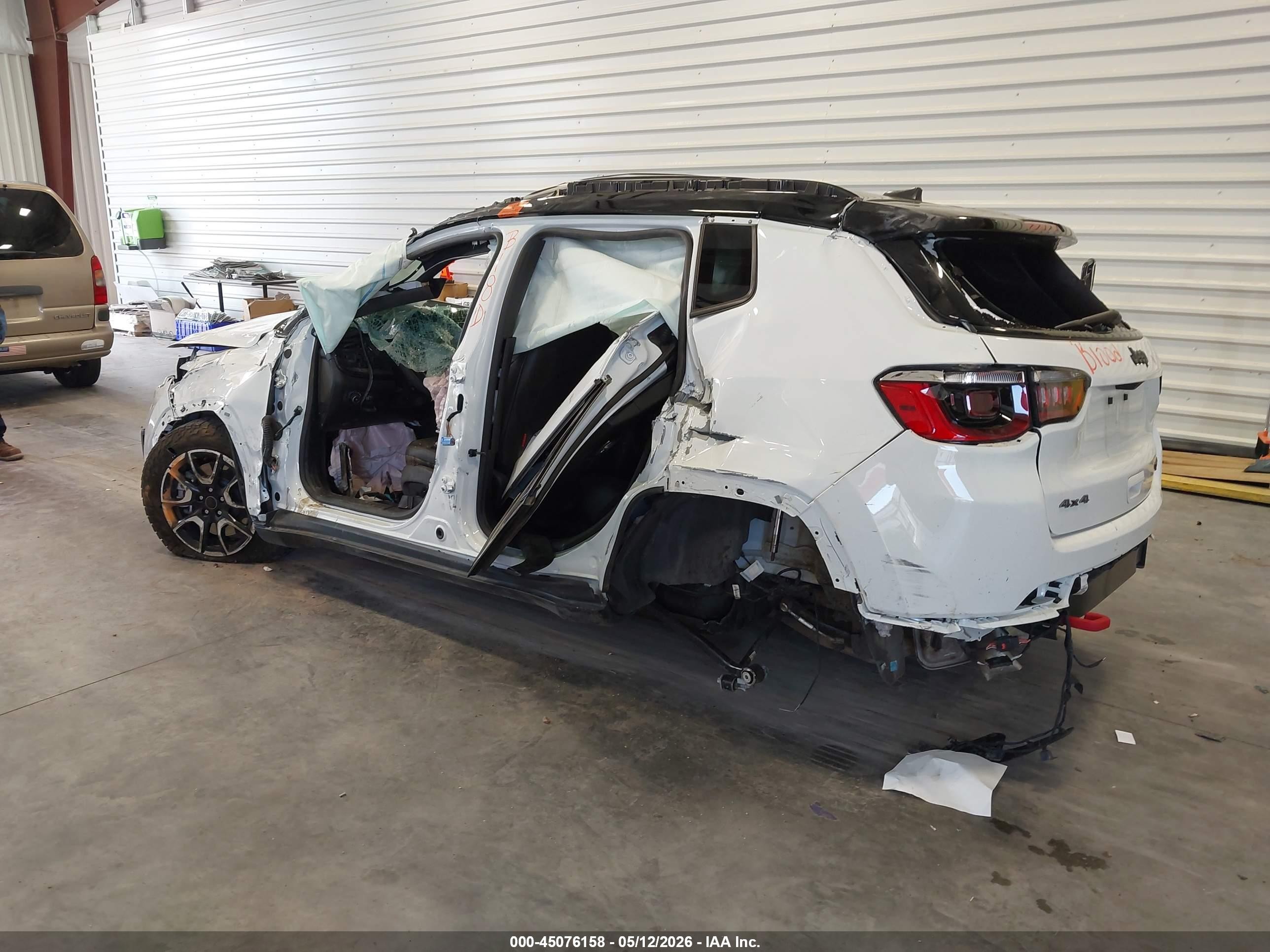 2026 Jeep Compass Trailhawk White vin: 3C4NJDDN9TT181767