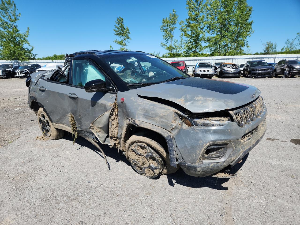 2023 Jeep Compass Trailhawk Gray vin: 3C4NJDDNXPT565790 Damage: Right Head Lamp, Broken, Replacement Required