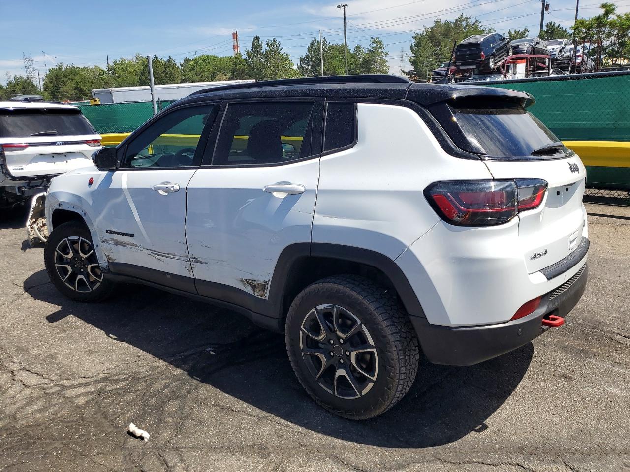 2025 Jeep Compass Trailhawk Белый vin: 3C4NJDDNXST520907