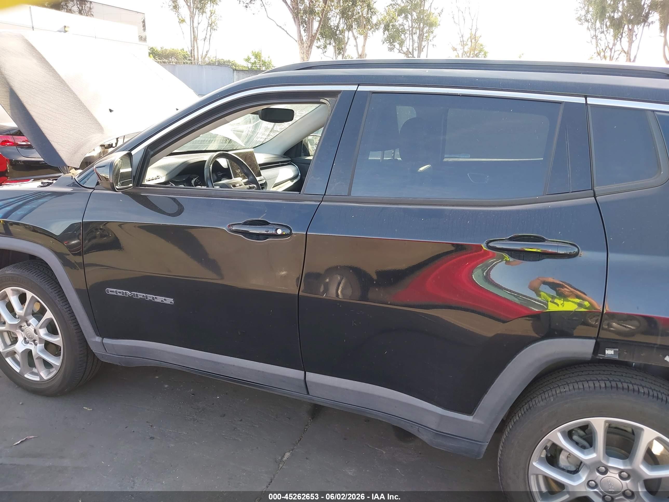 2022 Jeep Compass Latitude Lux 4x4 Black vin: 3C4NJDFB0NT177287