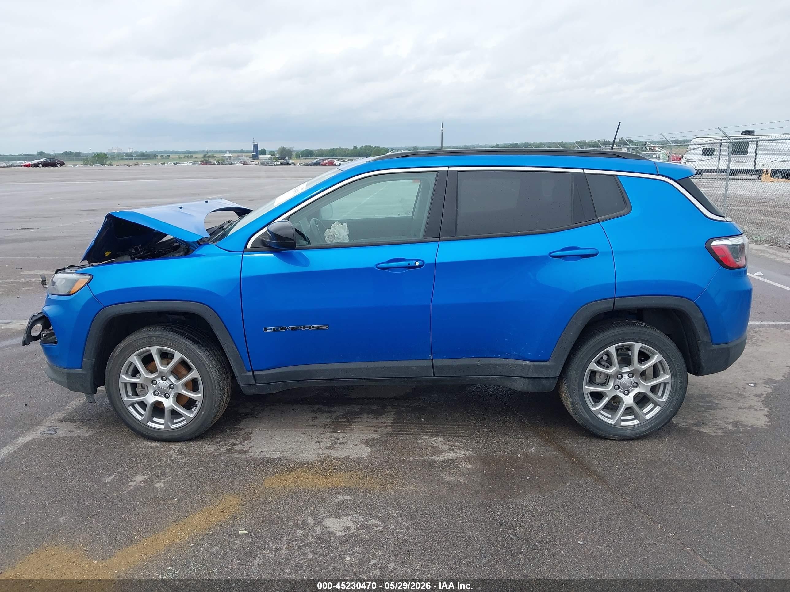 2022 Jeep Compass Latitude Lux 4x4 Blue vin: 3C4NJDFB7NT189906