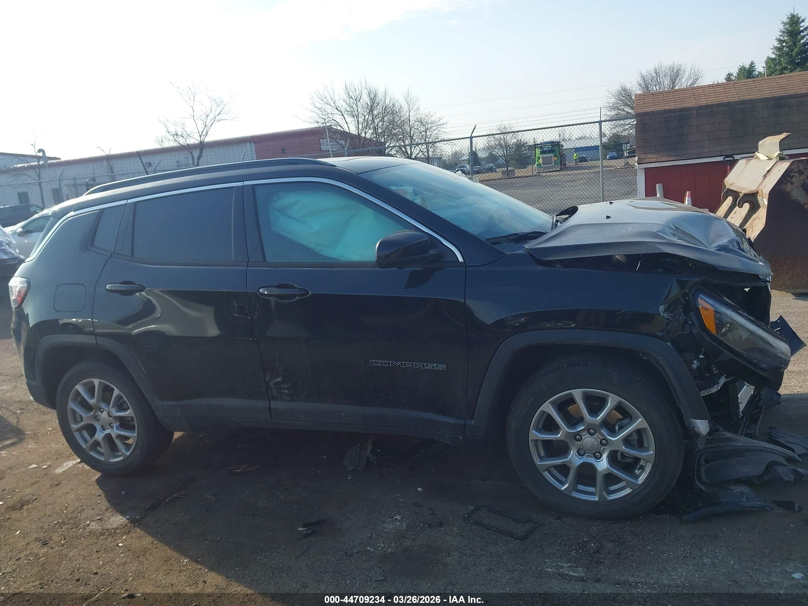 2024 Jeep Compass Latitude Lux Fwd Black vin: 3C4NJDFN8RT136616