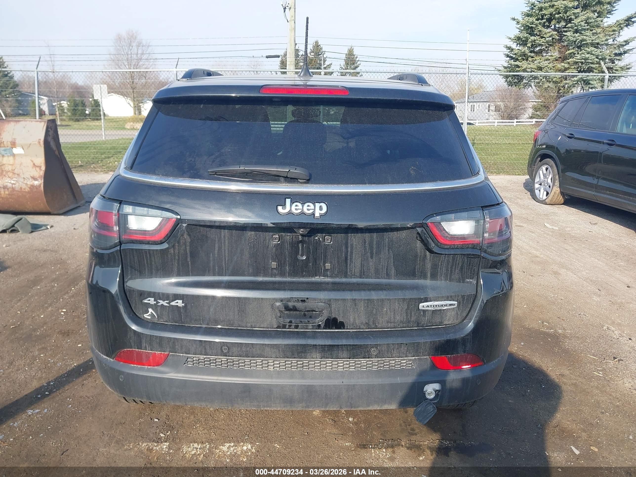2024 Jeep Compass Latitude Lux Fwd Black vin: 3C4NJDFN8RT136616