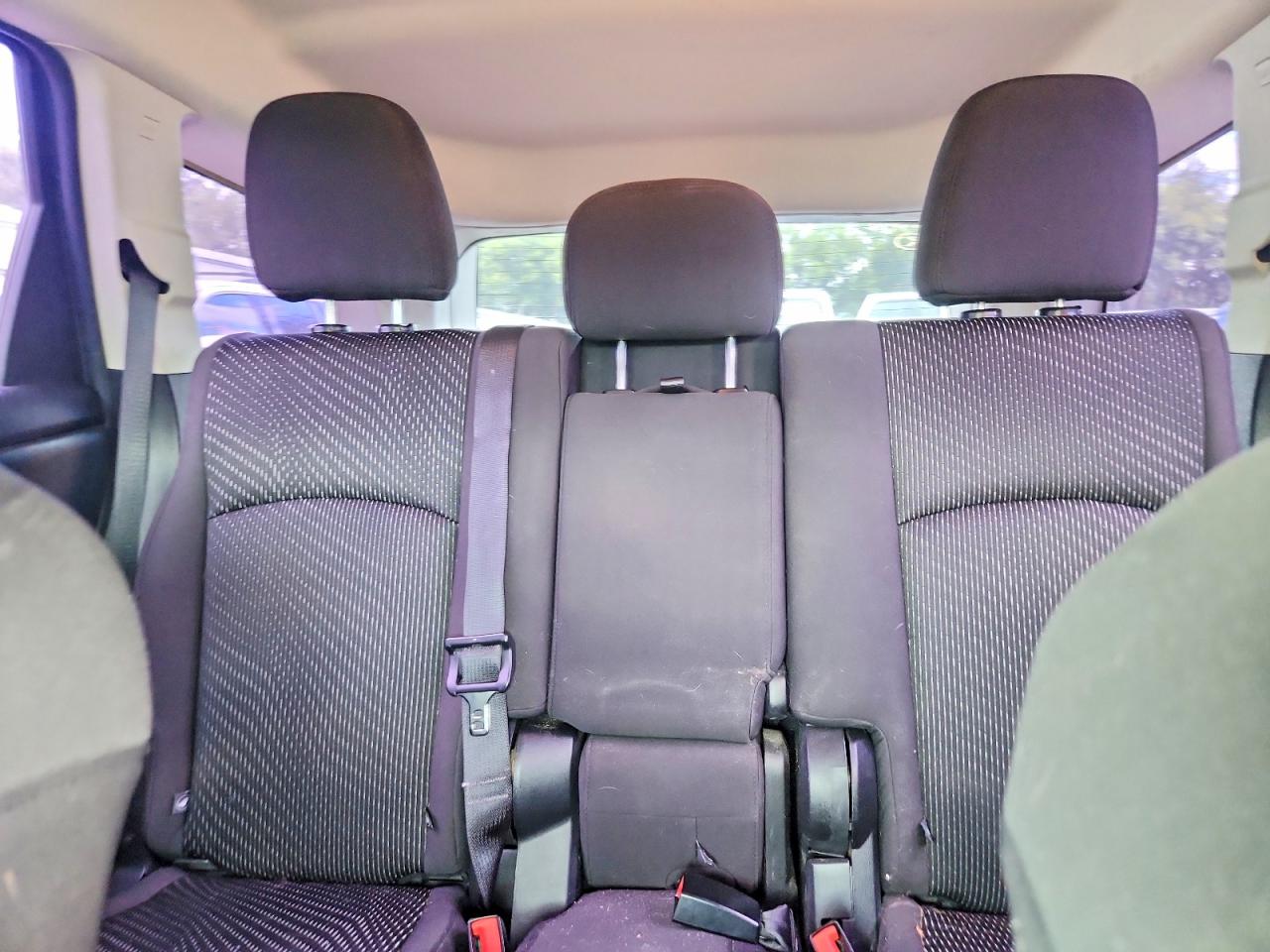 2012 Dodge Journey Se Silver vin: 3C4PDCAB0CT204812