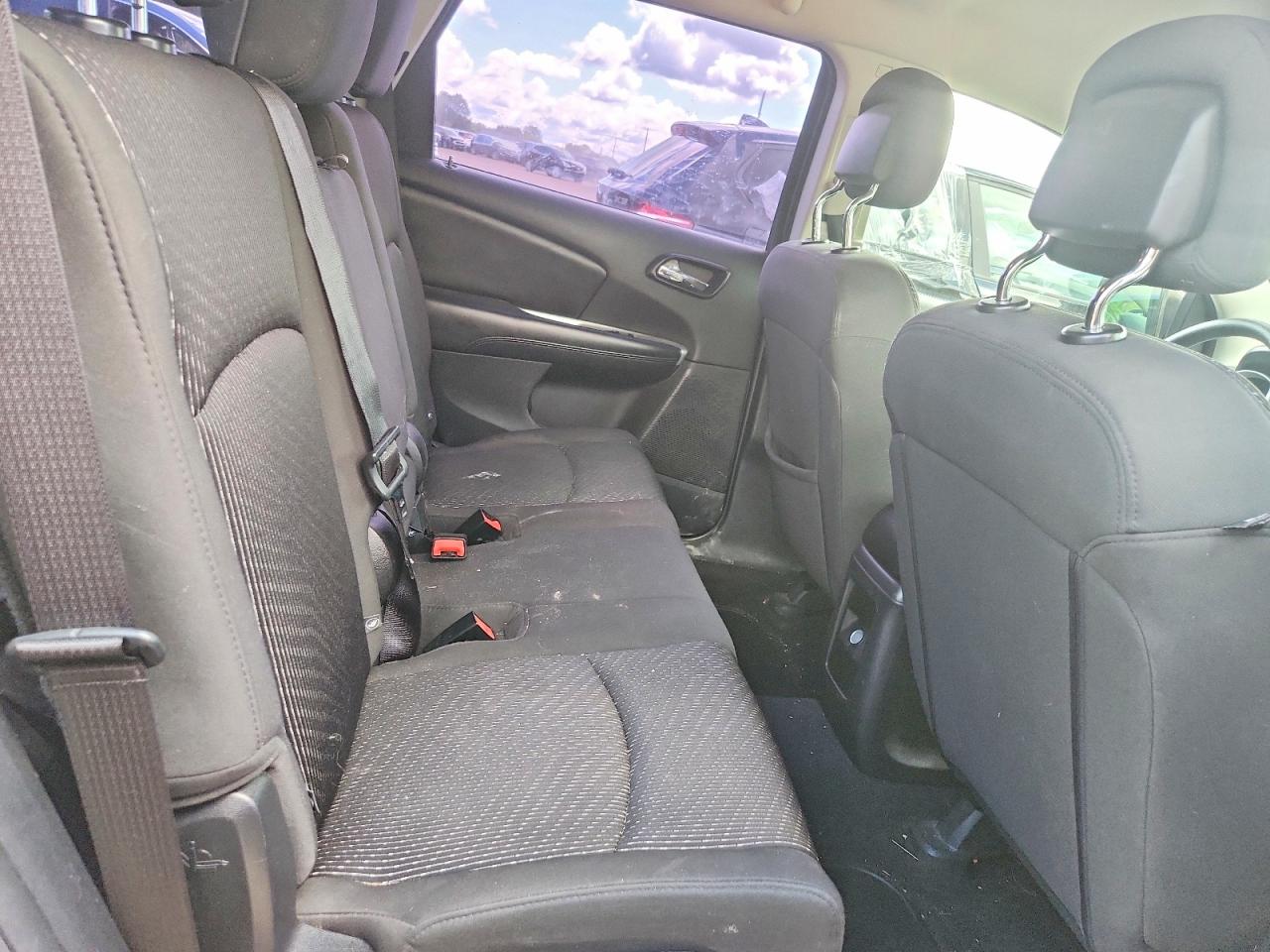 2012 Dodge Journey Se Silver vin: 3C4PDCAB0CT204812