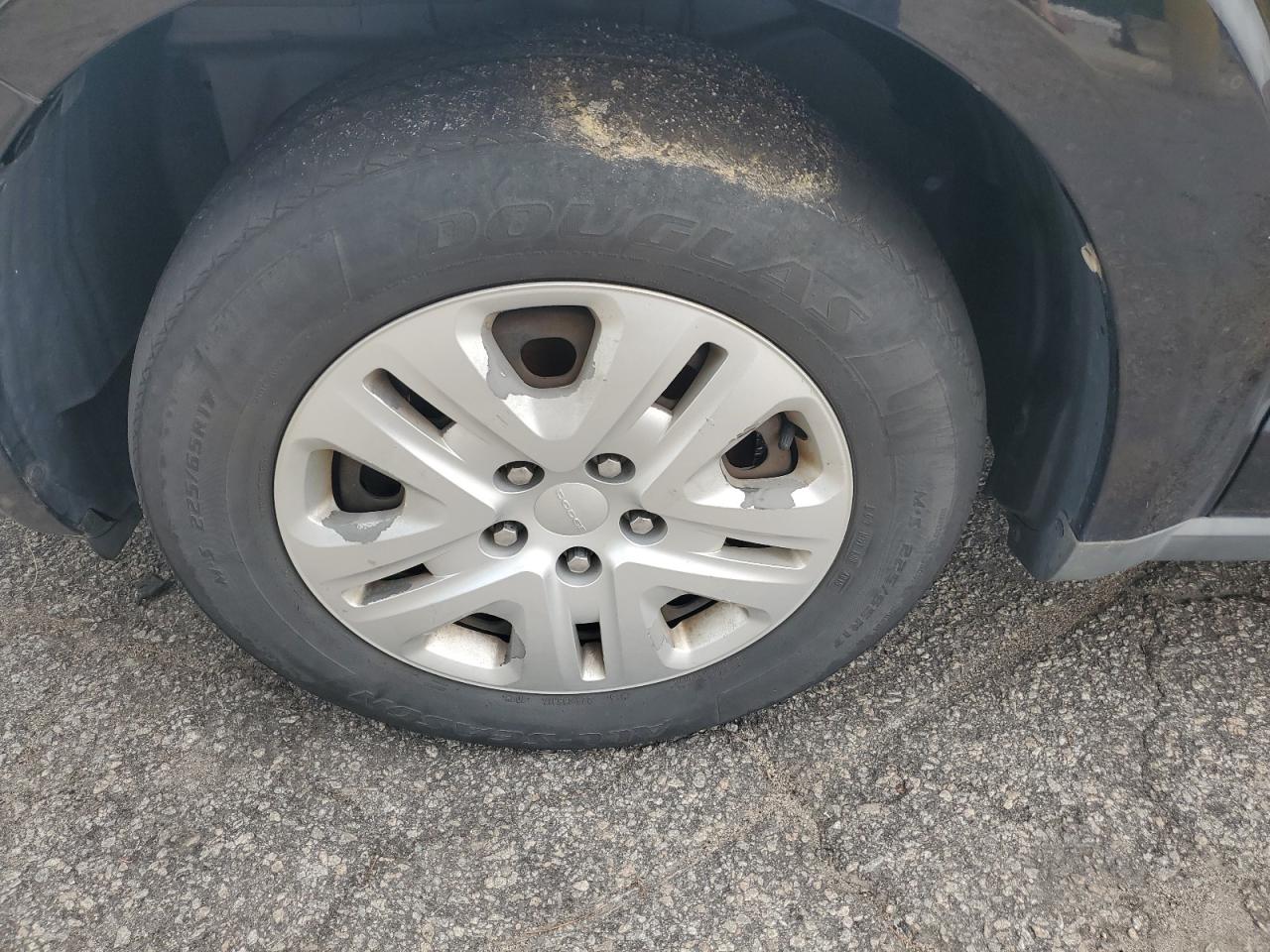 2014 Dodge Journey Se Черный vin: 3C4PDCAB0ET156862 Damage: Left Front Wheel Cover, Peeling, 3 To 4 Inches