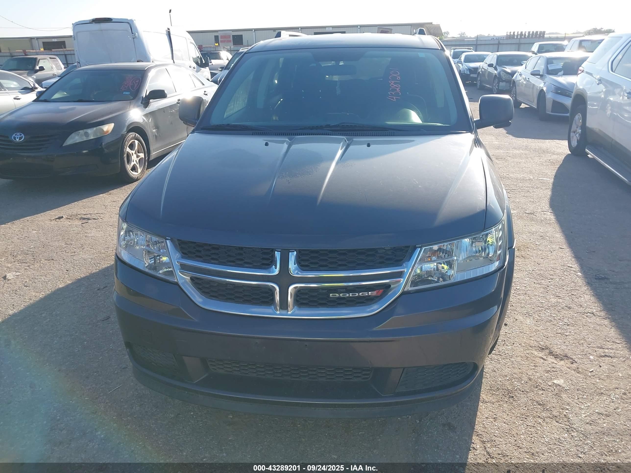 2015 Dodge Journey Se Gray vin: 3C4PDCAB0FT511370