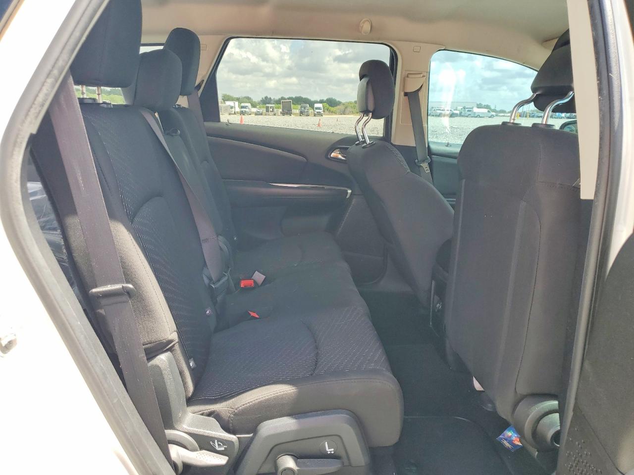 2017 Dodge Journey Se White vin: 3C4PDCAB0HT503854